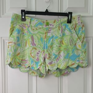 Lilly Pulitzer Multicolor Floral Scalloped Shorts.  Size 8